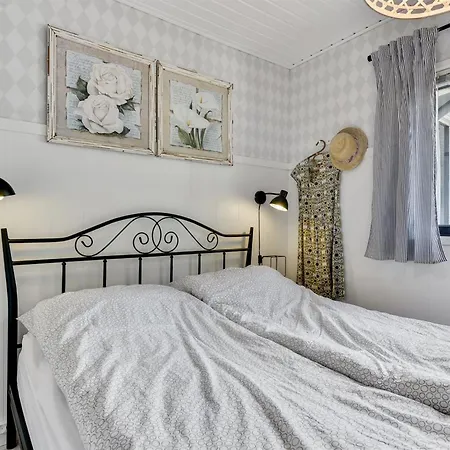 Prázdninový dům Lillan - 250m From The Sea By Interhome