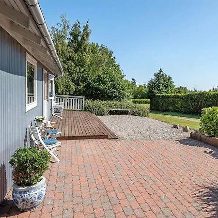 Lillan - 250m From The Sea By Interhome