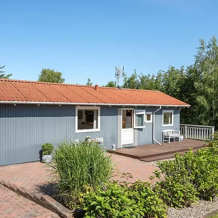 Lillan - 250m From The Sea By Interhome